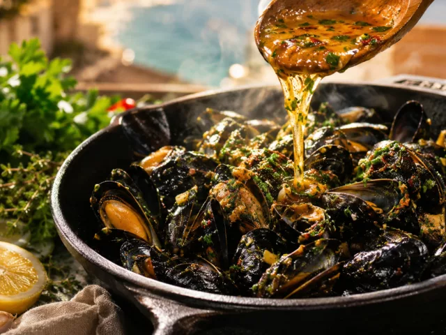 Cette marinade pour les moules va sublimer tous vos repas de fruits de mer 4 Cette marinade pour les moules va sublimer tous vos repas de fruits de mer